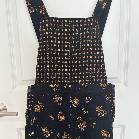 Madewell Corduroy Cross-Back Overalls in Forest Floral Mix - Picture 6 of 15